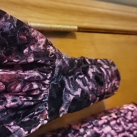 Venus Crushed Velvet Top - Picture 6 of 7